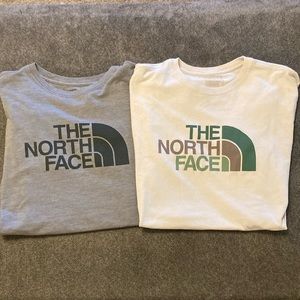 2 The North Face Men’s Large Slim Fit T Shirts with half dome logo. Gray & Cream